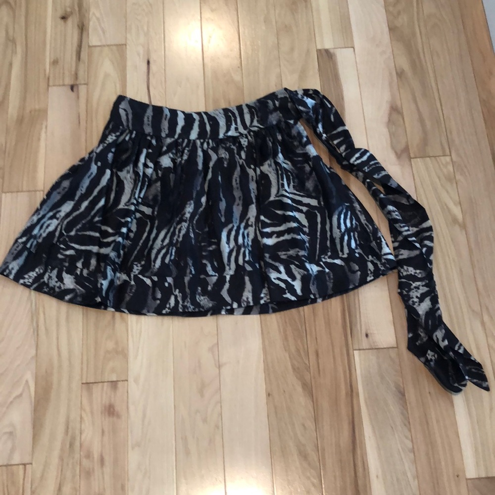 Express mini skirt.